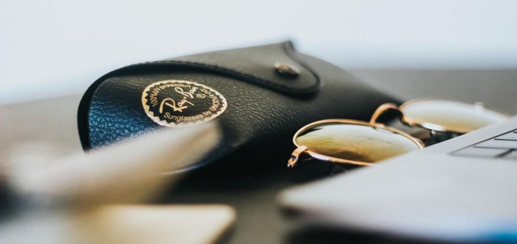 Comment Reconnaitre Les Vrais Ray Ban Comment reconnaître de fausses solaires Ray-Ban – Blog Pearle Opticiens